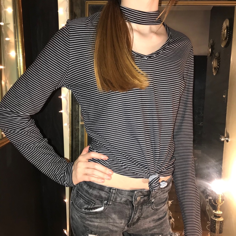 Rue21 black and white long sleeve